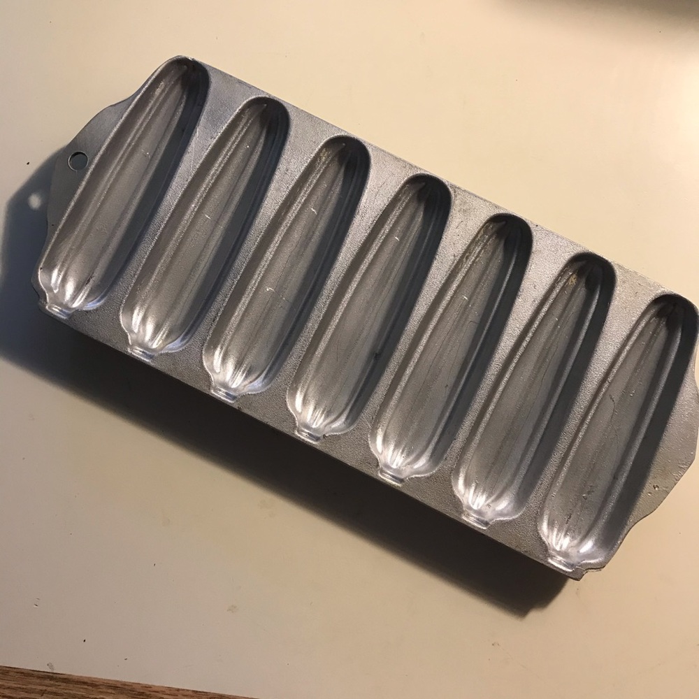 VTG WEAREVER Cast Aluminum Corn Pone/Bread Pan